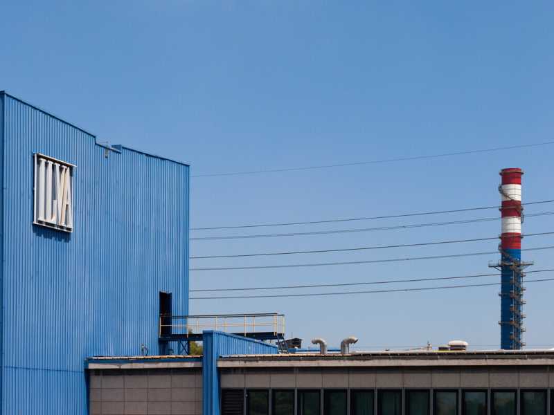 “Riaccendere gli altoforni”. I sindacati non si rassegnano a una mini Ilva con cassa integrazione a vita