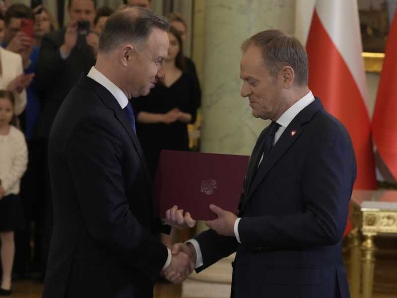 In Polonia il PiS trasforma in spettacolo l'arresto di due politici