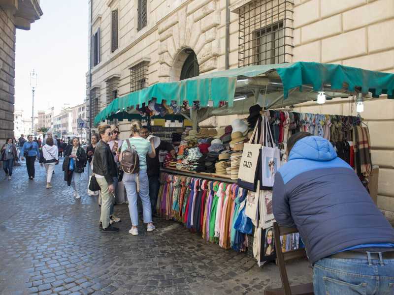 “Lucarelli sulla Bolkestein non ha fatto nulla”. Andrea Alemanni attacca l'assessora