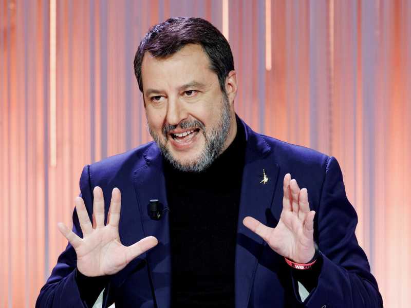 Salvini si “sacrifica” in Sardegna. La carta Bagnai per le Europee. Il caso Dc