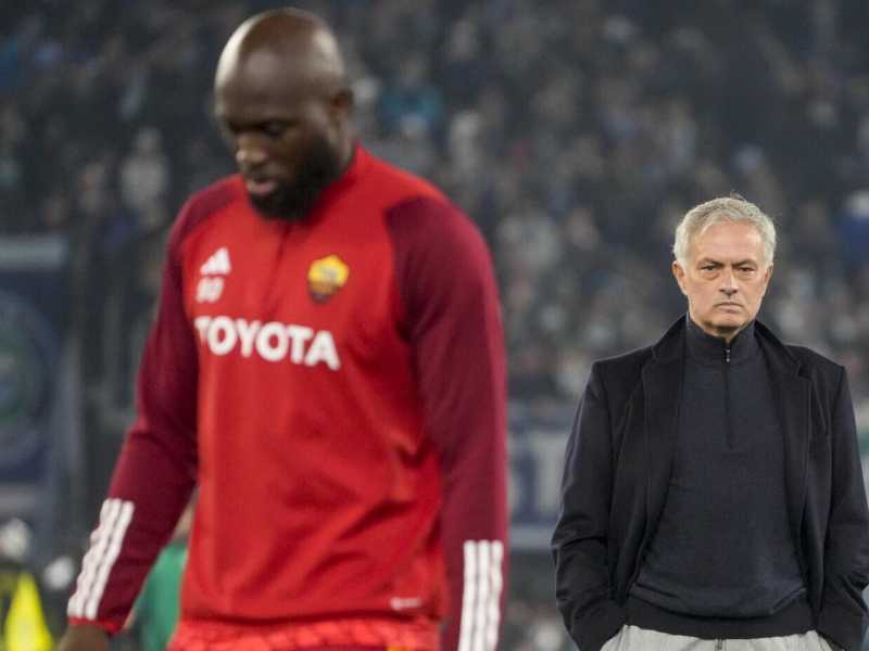 José Mourinho non è più l'allenatore della Roma (foto LaPresse)