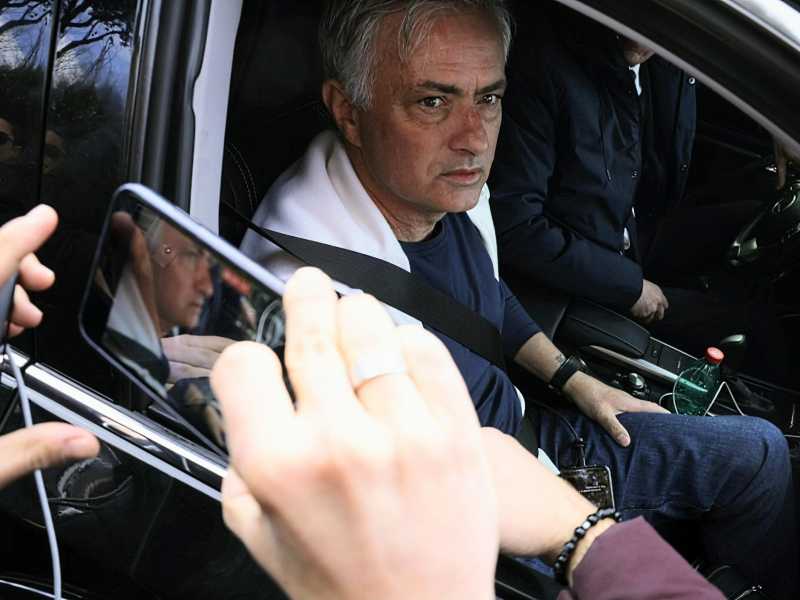 Le lacrime della politica per l'esonero di Mourinho