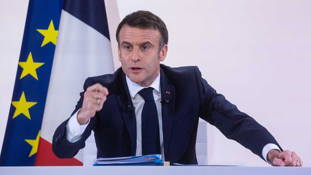 Immagine di Macron parla alla nazione e punta sul "riarmo" civico, economico e demografico