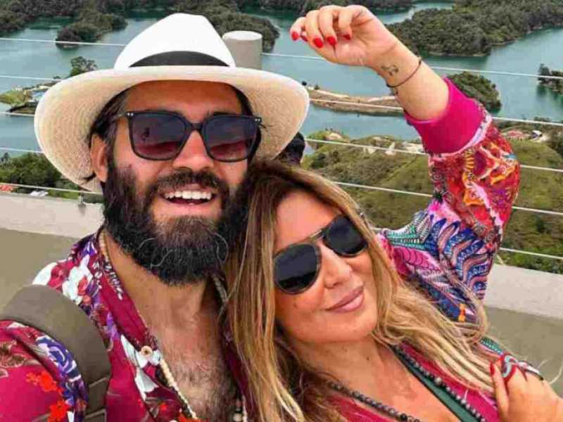Selvaggia Lucarelli con il compagno Lorenzo Biagiarelli in una foto tratta dal profilo Instagram del food blogger <br />