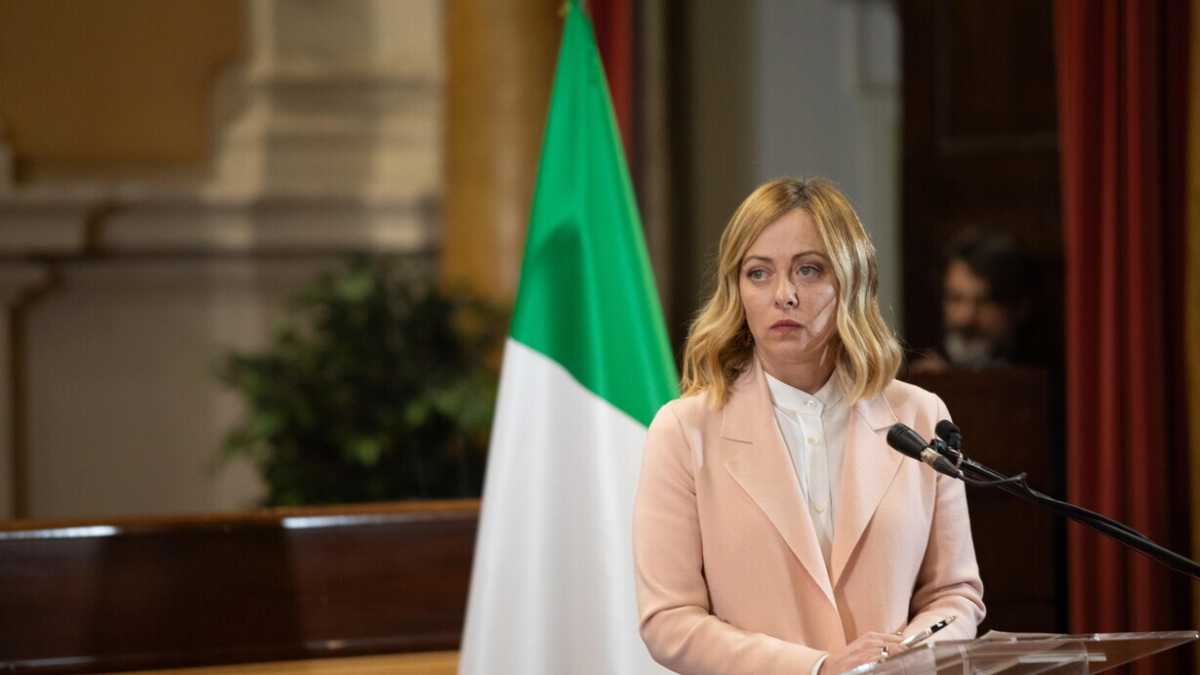 Immagine di "Ci manca un Giavazzi". Meloni cerca un consigliere economico per grane, nomine e visione