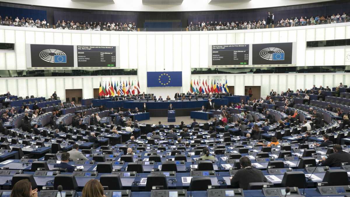 Immagine di Il Parlamento europeo fa il duro con Orbán, i governi no
