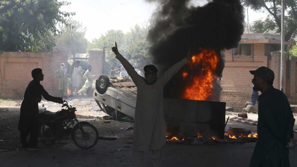 Immagine di L’Iran bombarda il Pakistan e viceversa: i missili colpiscono i beluci detestati da entrambi
