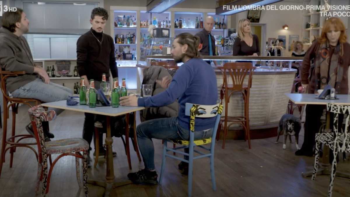 Immagine di Rissa al bar Vulcano. Anche a Un posto al sole arriva la microcriminalità