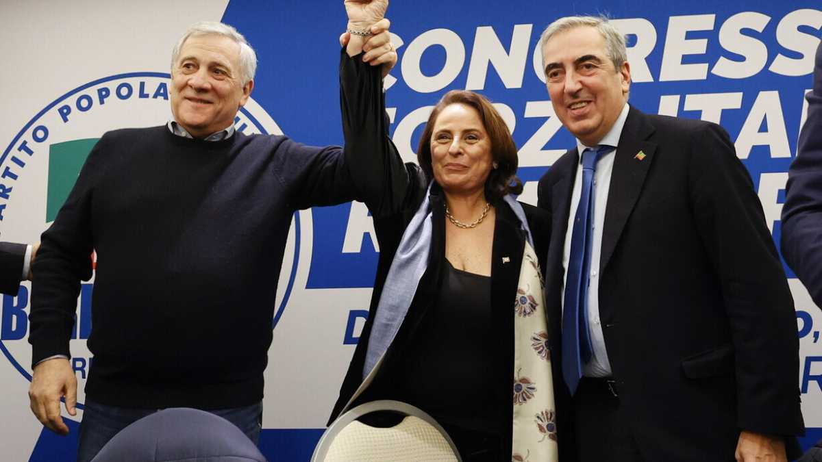 Immagine di Pd e maggioranza in calo. Cresce solo Forza Italia
