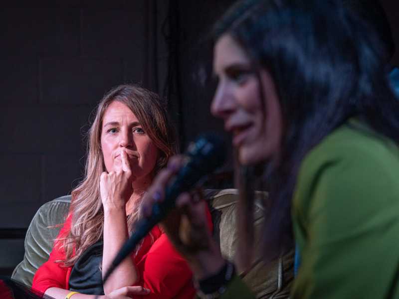 Chiara Gribaudo (a sinistra) e Chiara Appendino in un dibattito dell'ottobre 2023 a Torino (LaPresse)&nbsp;<br />