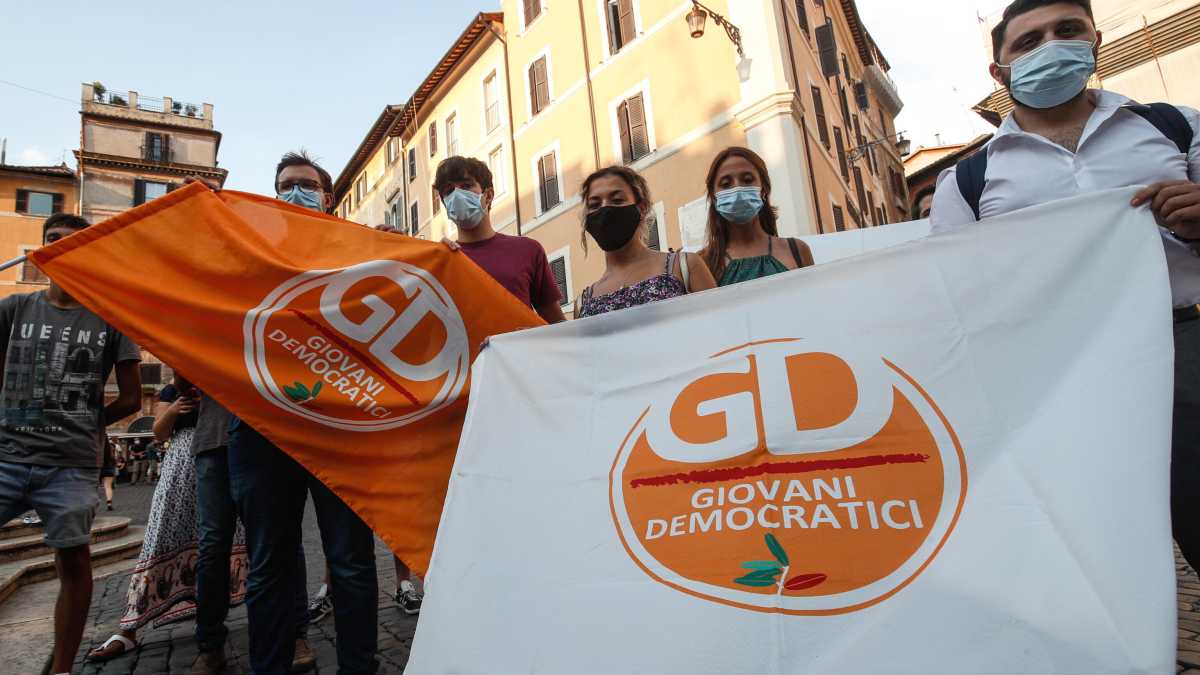 Immagine di Baby grane per Elly. I giovani dem vogliono il congresso e sono pronti a manifestare