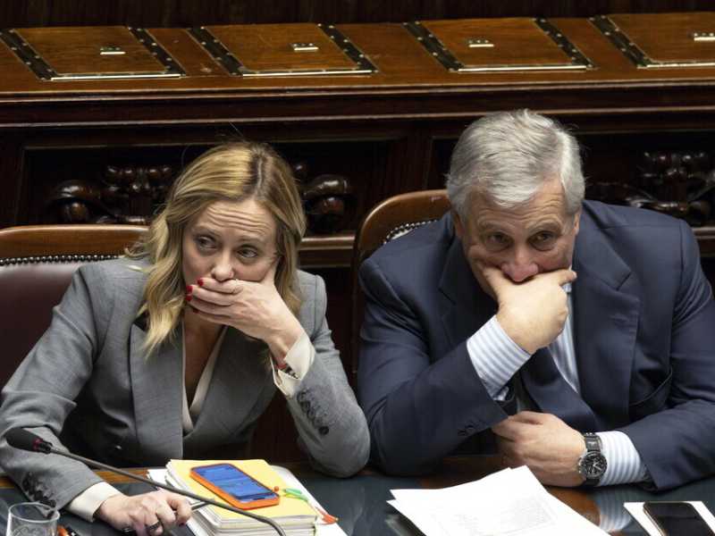 Tajani ci ripensa: se Meloni corre alle europee, ci sarà anche lui. E sogna il sorpasso della Lega