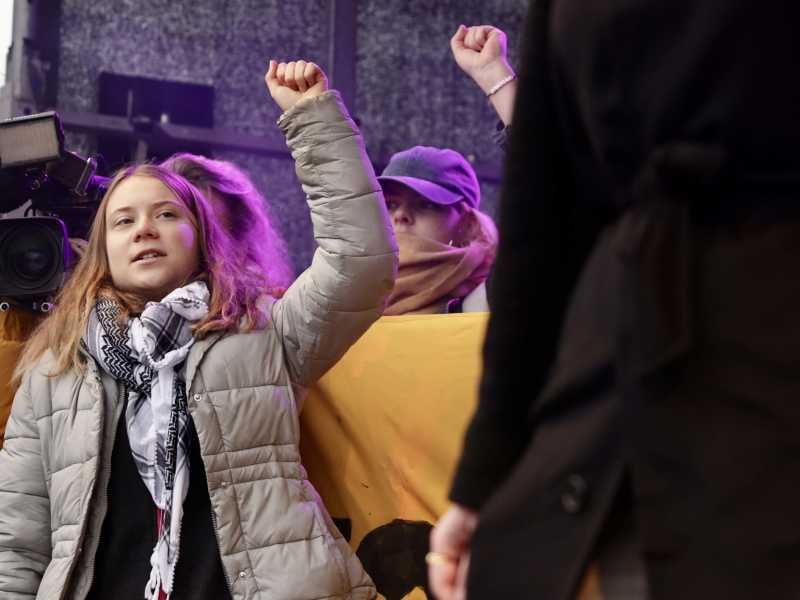La deriva ecologista. Greta Thunberg molla il clima per la Palestina. Ogni giorno in piazza