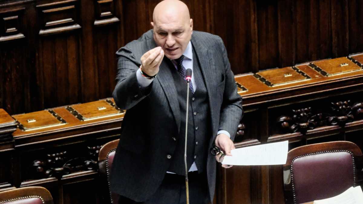 Immagine di Fatto contro Crosetto. L'audio del discorso smentisce il quotidiano di Travaglio