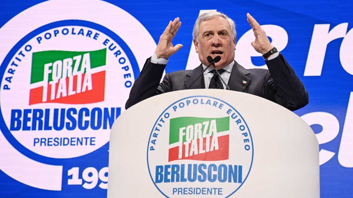 Immagine di Forza Italia supera la Lega. Salvini giù anche nel gradimento