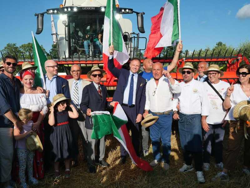  Foto dal profilo Facebook del ministro Lollobrigida