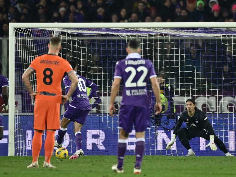 L'errore dal dischetto di&nbsp;Nico Gonzalez della Fiorentina contro l'Inter (foto LaPresse)<br />