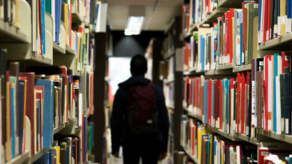 Immagine di Le "virgole" del preside, a scuola