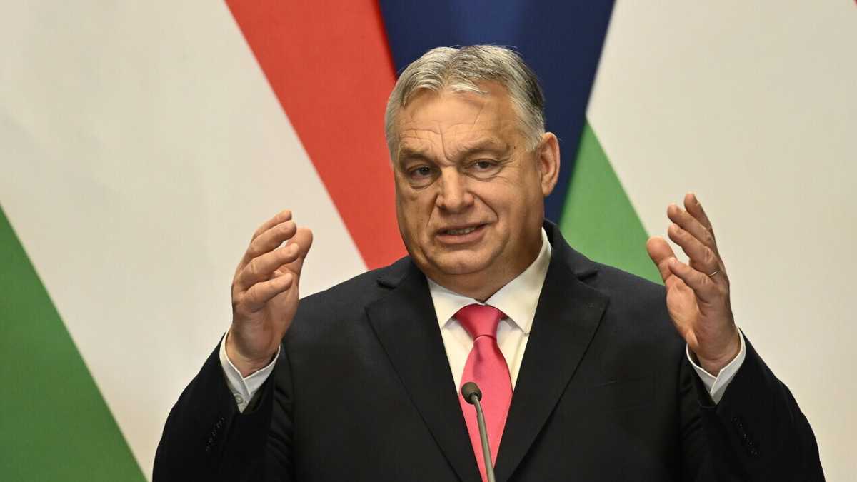 Immagine di Le catene di Orbán. Il premier ungherese vuole vivere di guerre culturali e soldi europei. Non funziona