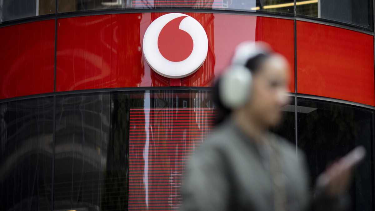Immagine di Vodafone rifiuta l'offerta di Iliad ma il risiko delle tlc non è ancora chiuso