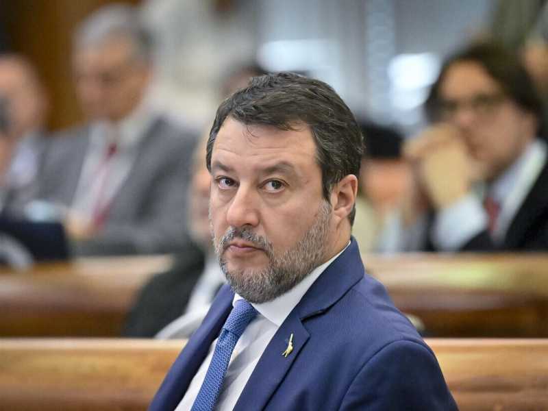 Caso Salis, Salvini: "Non vorrei fosse la maestra di mia figlia". E Schlein: "Lui non dovrebbe fare il ministro"