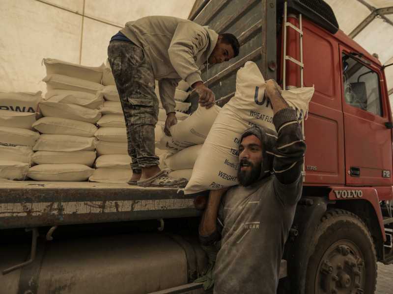 Aiuti umanitari a Gaza. Photo by Ahmad Hasaballah/Getty Images <br />