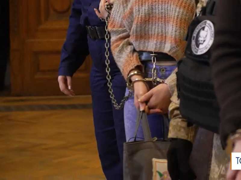 Le oscene tifoserie sul caso Salis