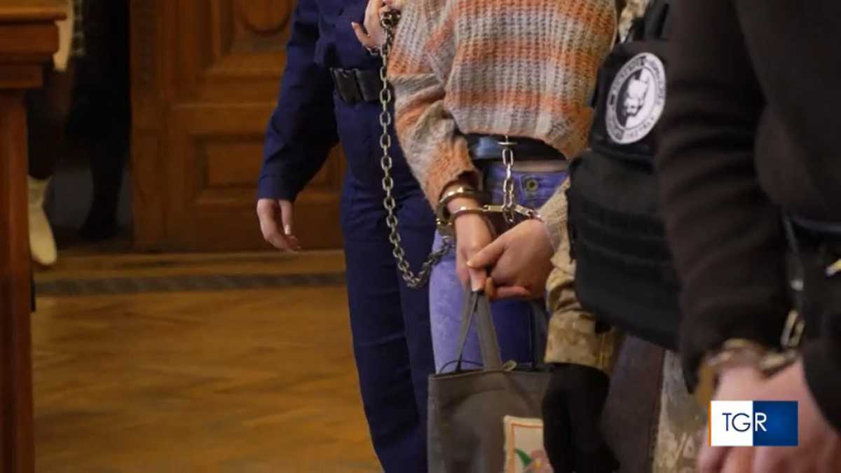 Immagine di Il privilegio di avere ancora le mani e i ricordi