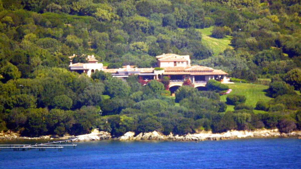 Immagine di La famiglia Berlusconi mette in vendita Villa Certosa