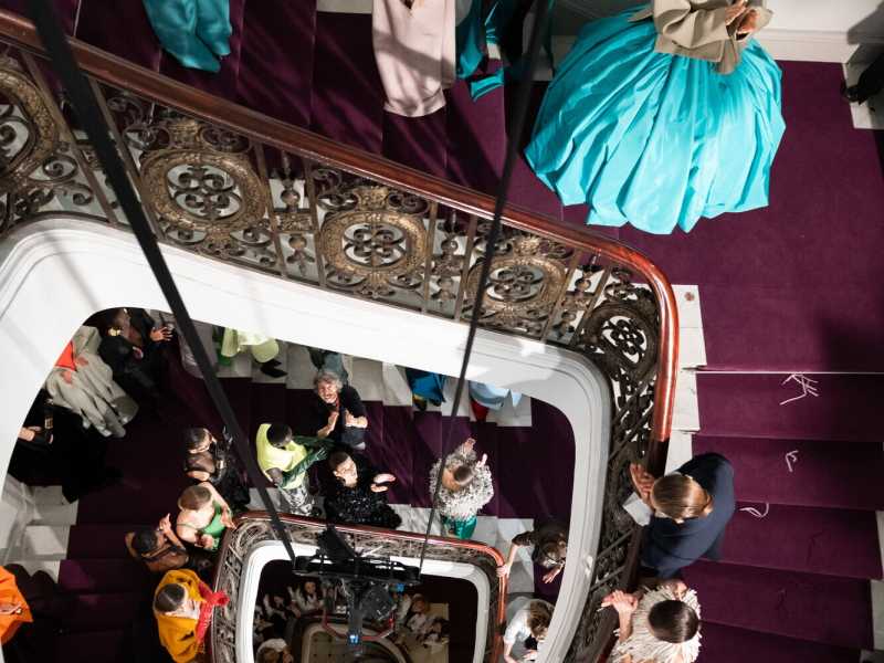 &nbsp;Vertigo. Mercoled&igrave; 24 gennaio, maison Valentino fa sfilare la collezione couture estate 2024 nel &ldquo;salon&rdquo; di Place Vend&circ;ome.