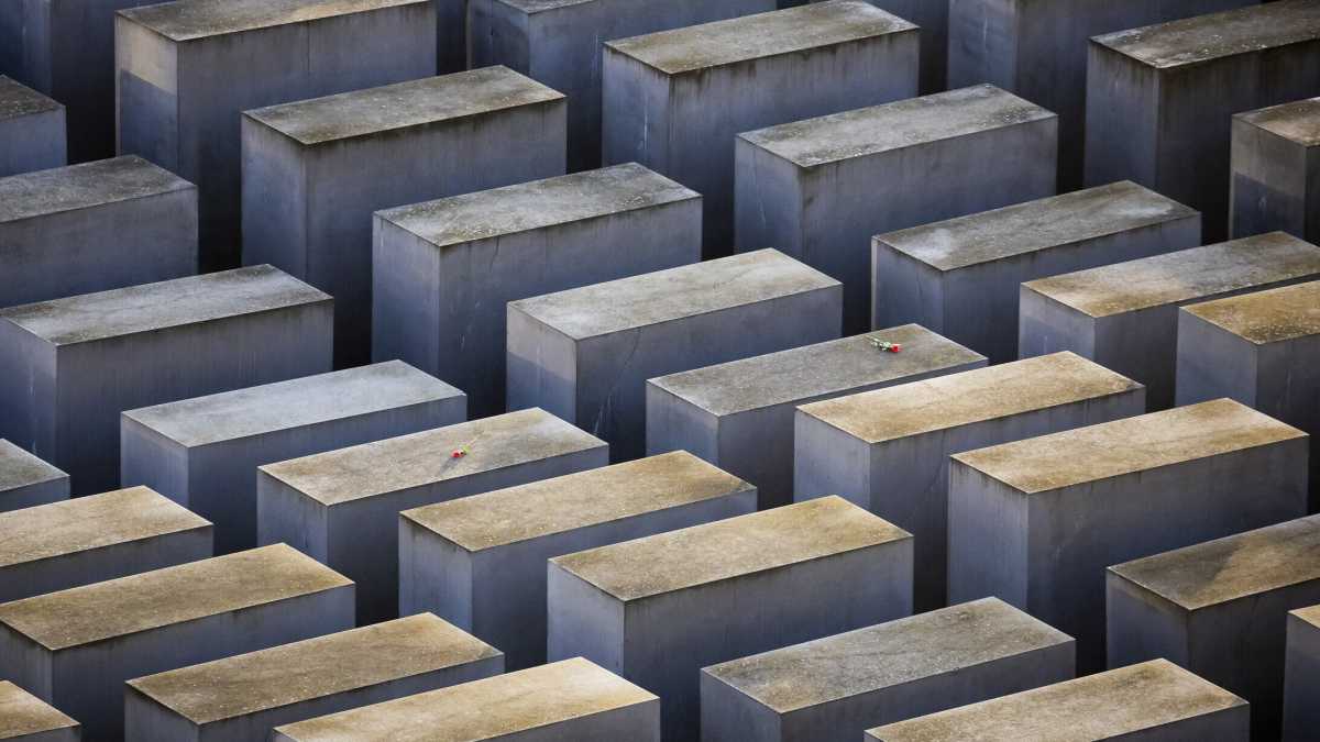 Immagine di I 1.894 sopravvissuti alla Shoah cacciati da Hamas e il libro di Nathania Zevi