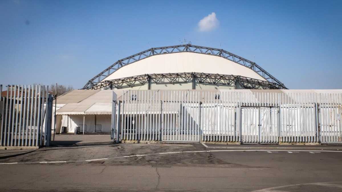 Immagine di Il flop olimpico del “nuovo” Palasharp. Si rischia un disastro per tutta l’area