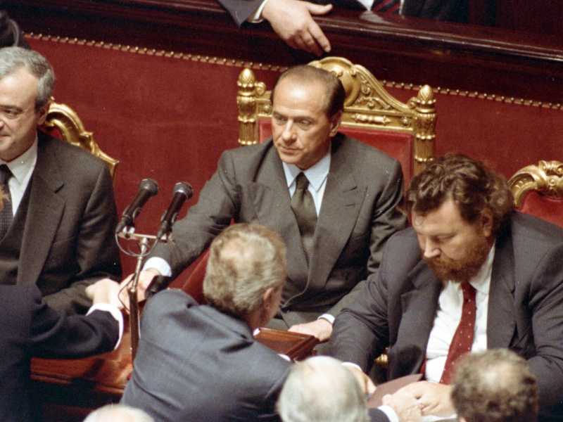  Silvio Berlusconi al Senato per il voto di fiducia al suo primo governo nel 1994 - foto Ansa