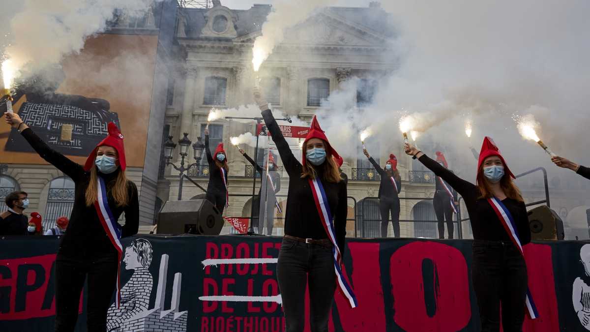 Immagine di Trionfa in Francia la rivoluzione dei diritti omicidi
