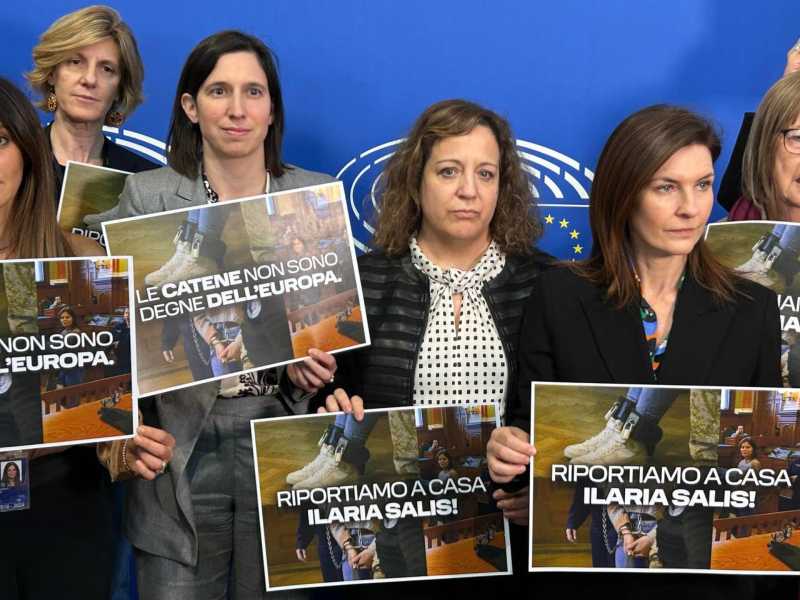 Schlein porta a Strasburgo il caso Salis. Il botta e risposta con Meloni: "Lei è al governo"