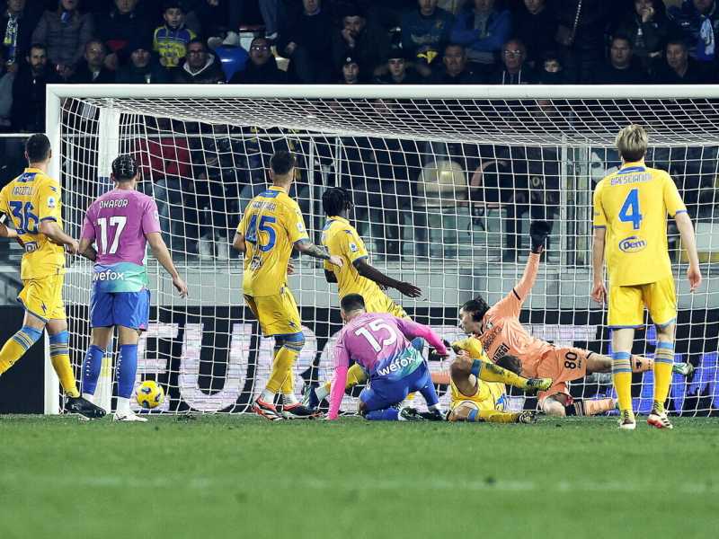 Il gol decisivo di Luka Jovic in Frosinone-Milan (foto Ansa)