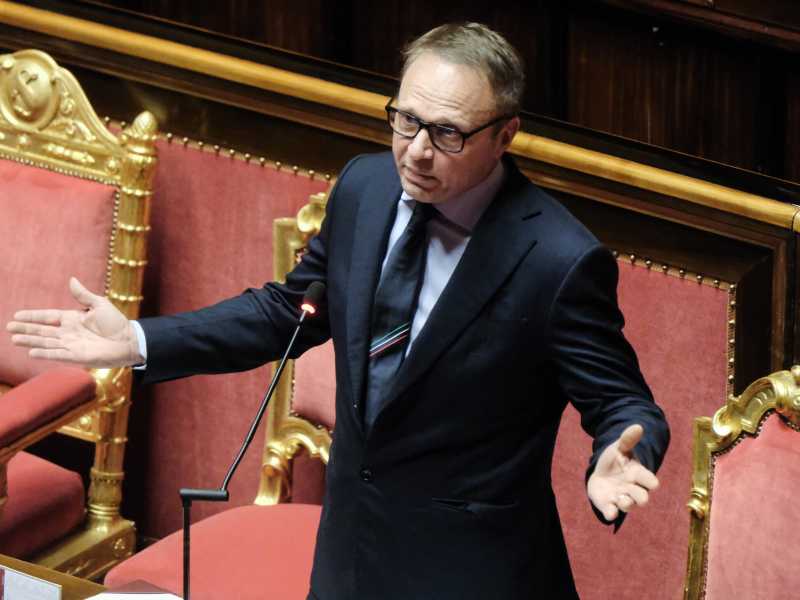 La "Lollotassa". Il governo tassa pure i trattori fermi. E ora è corsa all'emendamento (per rimediare)