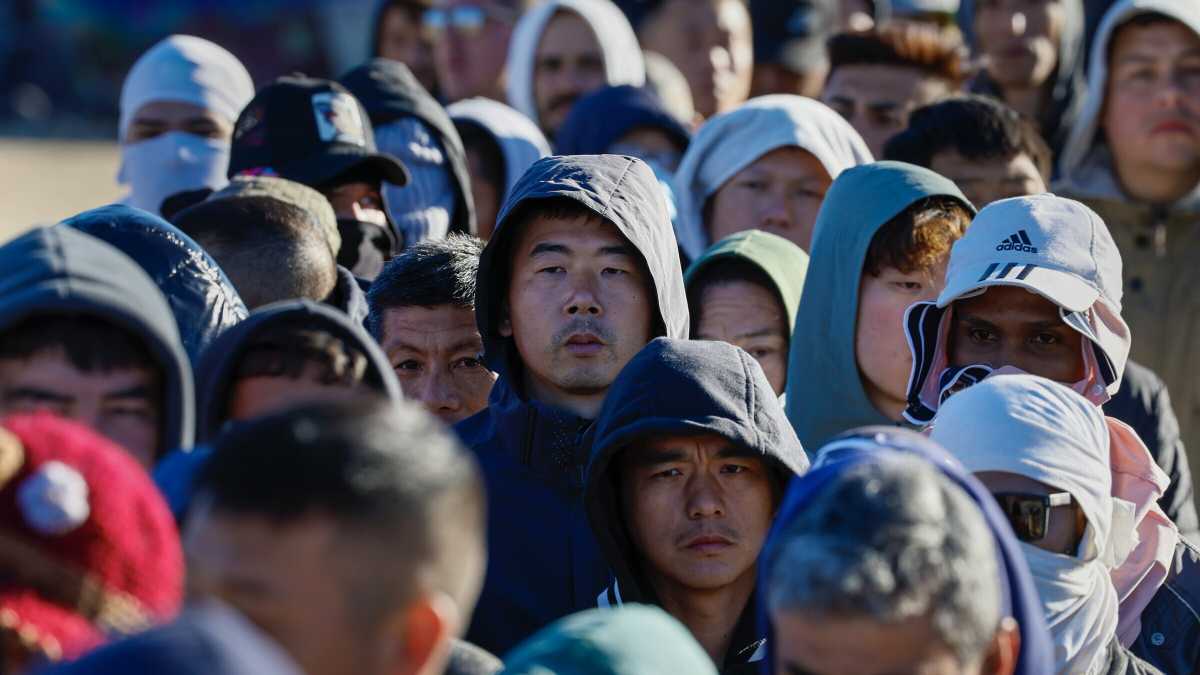 Immagine di Sempre più cinesi passano il confine con l'America illegalmente. Motivi e complotti