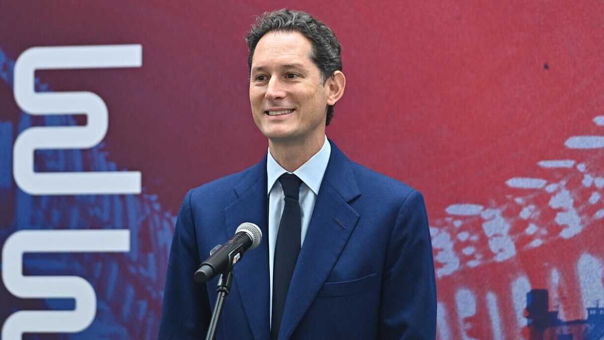 Immagine di John Elkann si è fermato a Roma per far pace con il governo