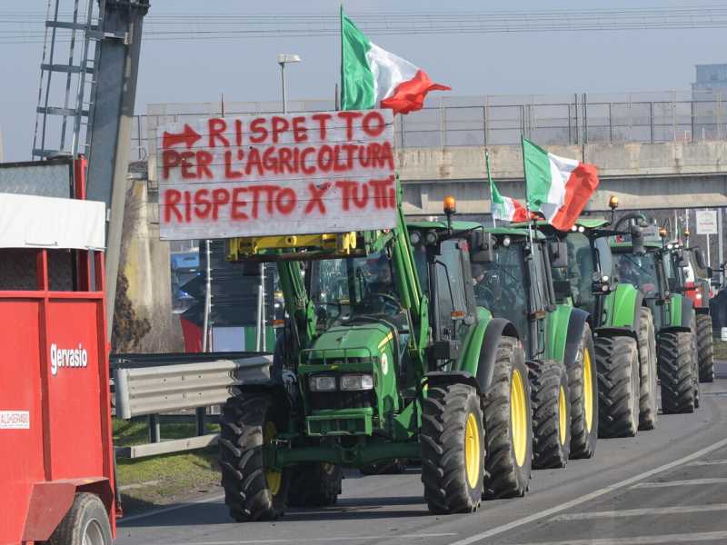 Da Meloni a von der Leyen, tutti sul trattore del vincitore