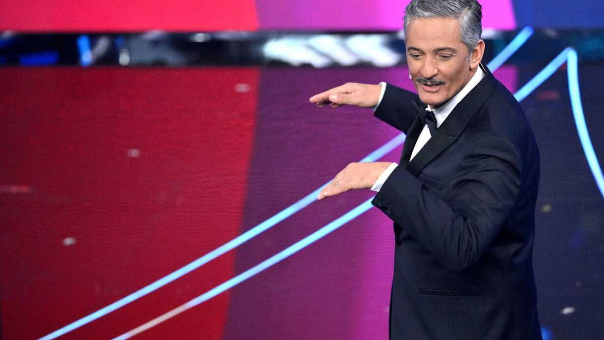 Immagine di Fiorello, il Benigni della destra. Fenomenologia del “sopraconduttore” di Sanremo