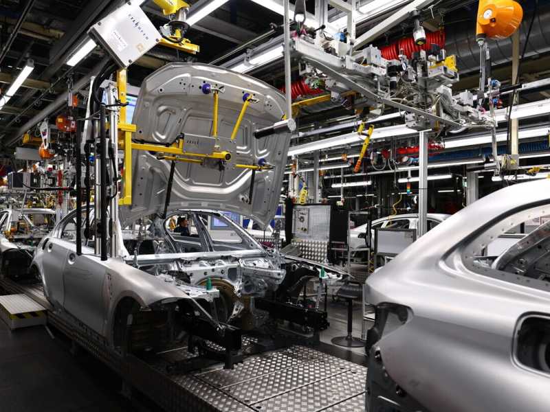 Andare oltre le lagne sull’auto. Il problema dell’Italia più che di quantità è di qualità
