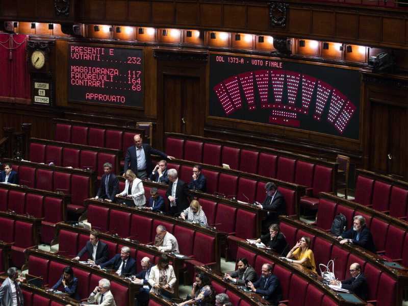 Armi a Kyiv, la Camera delibera il via libera definitivo. Nel Pd in quattro non votano