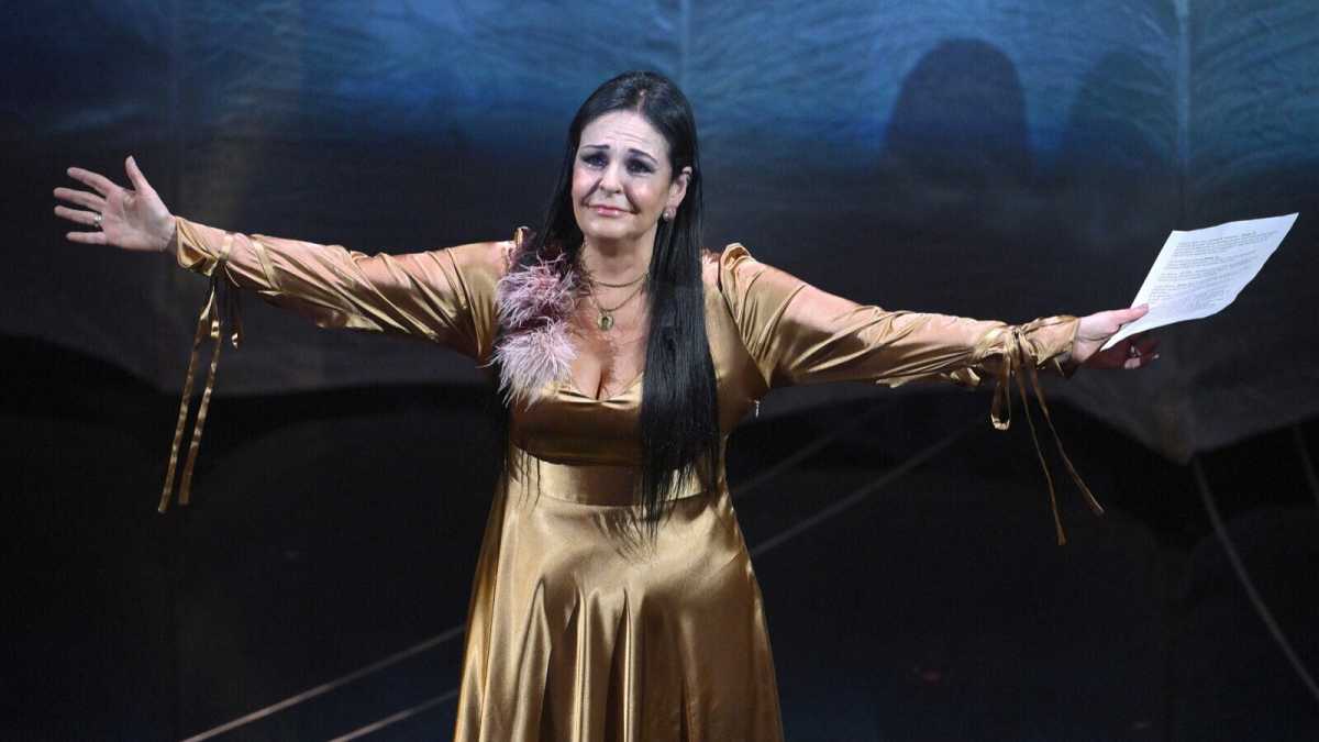 Immagine di Dopo Sanremo, FdI pensa di candidare la mamma di Giogiò Cutolo