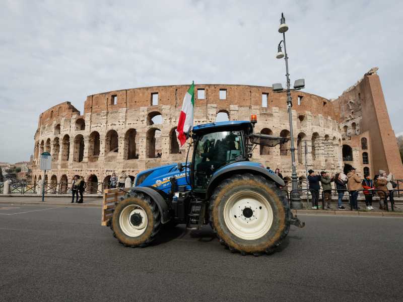 Meloni vince la partita dei trattori. Salvini scalpita