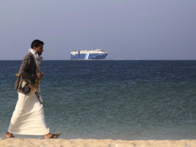 La nave israeliana Galaxy Leader sequestrata dagli houthi il mese scorso al largo di al Salif, nel Mar Rosso (foto Ansa)