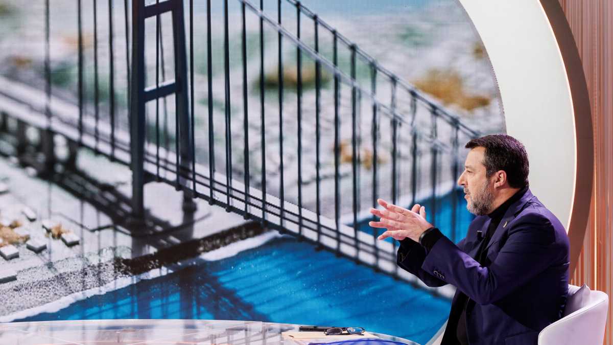 Immagine di I 12 miliardi per il Ponte, i 7,5 per le strade. Due grossi rilanci di Salvini