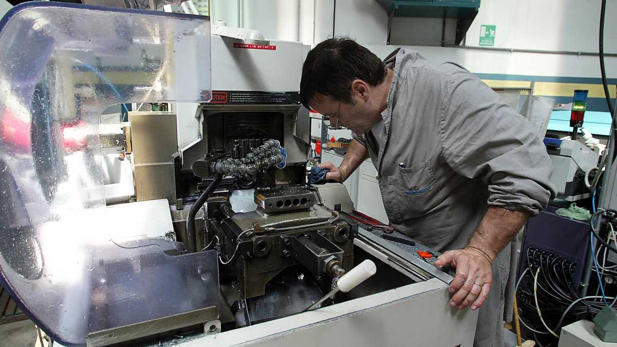 Immagine di La produzione industriale sale. Ma i veri test per l’economia vengono da consumi e contratti