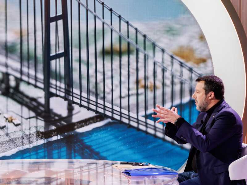 I 12 miliardi per il Ponte, i 7,5 per le strade. Due grossi rilanci di Salvini