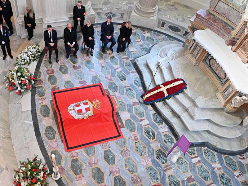 Così muore un quasi-re: la Camera ardente di Vittorio Emanuele alla Venaria Reale